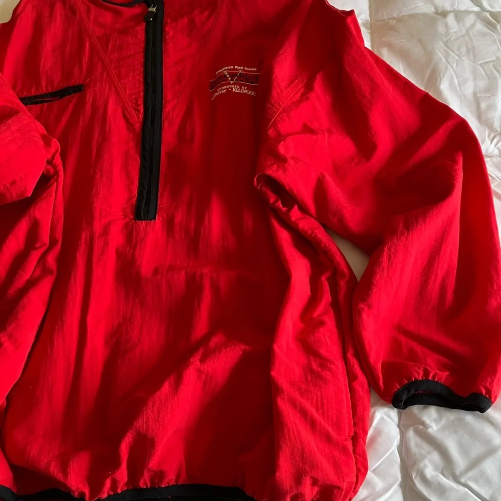 Red jacket - Picture 7 of 10